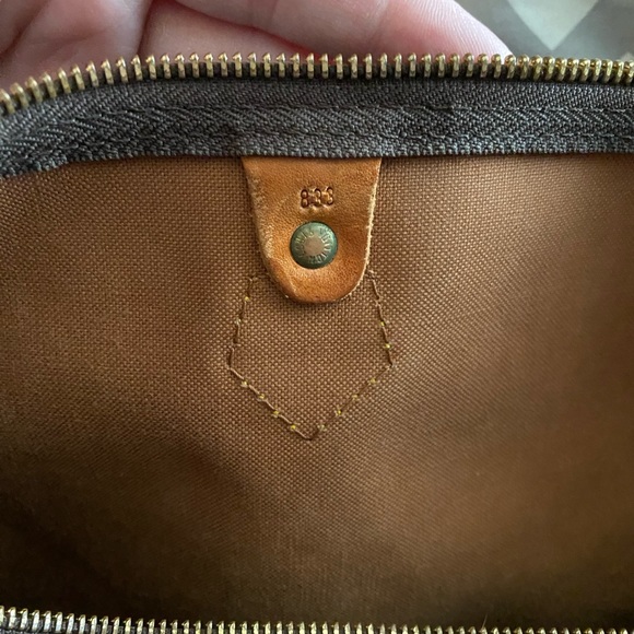 Authentic LV Speedy 35 beautiful condition - Picture 9 of 16